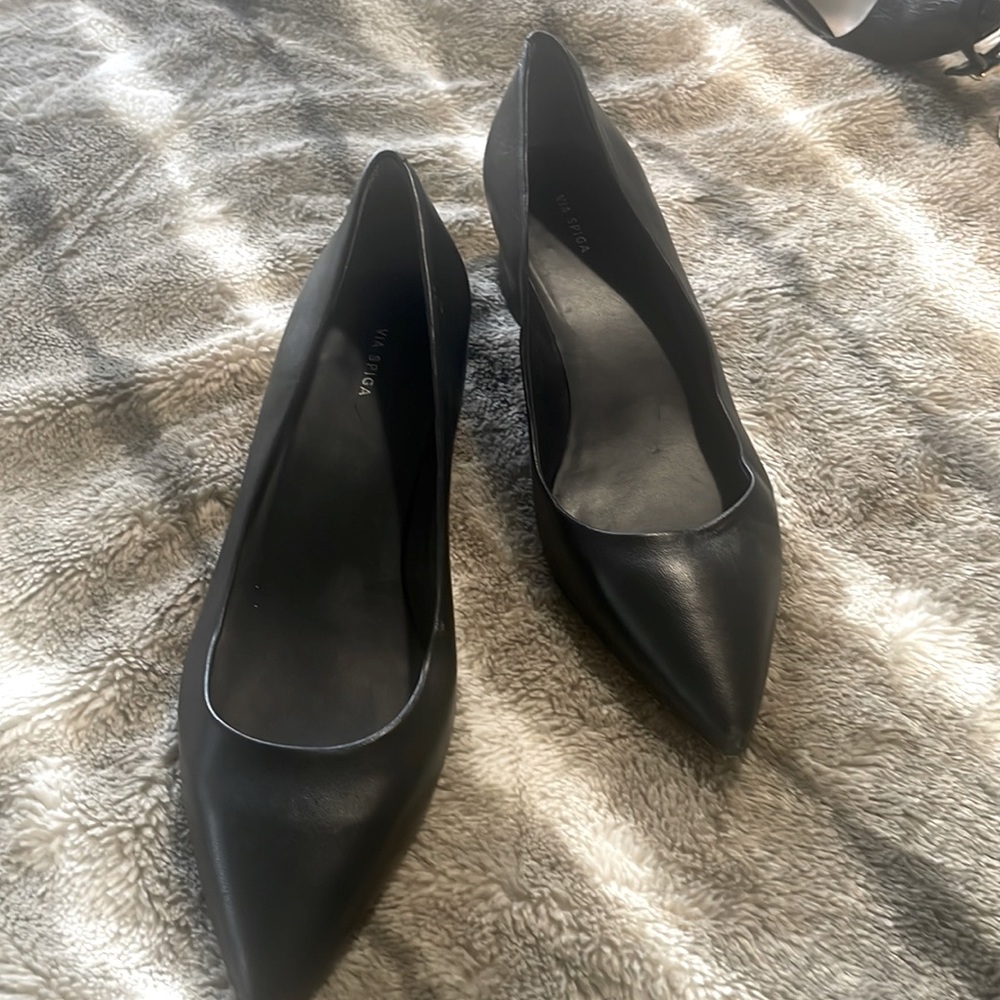 Black Via Spiga Low Heel - size 39.5/9.5B